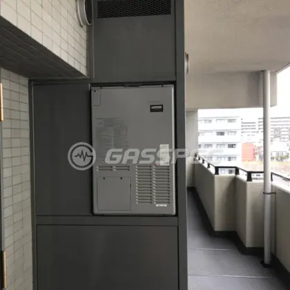 施工前の暖房熱源機（AT-4299ARSSW3Q-H）