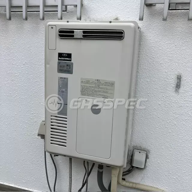 交換前の給湯器（リンナイ RUH-V1610W）