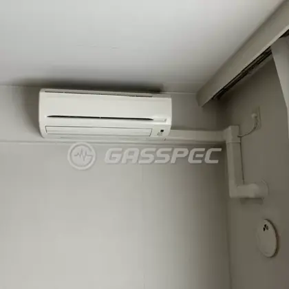施工前のエアコン（AN28MKS-W）