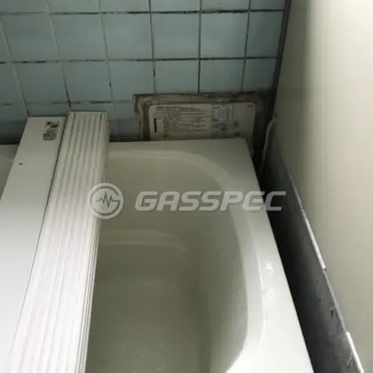 施工前の給湯器（WF-802）
