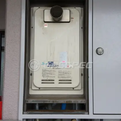 施工前の給湯器（YV-1621R）