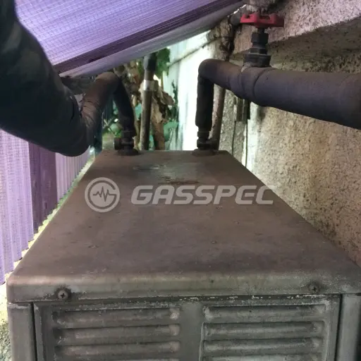 交換前の給湯器