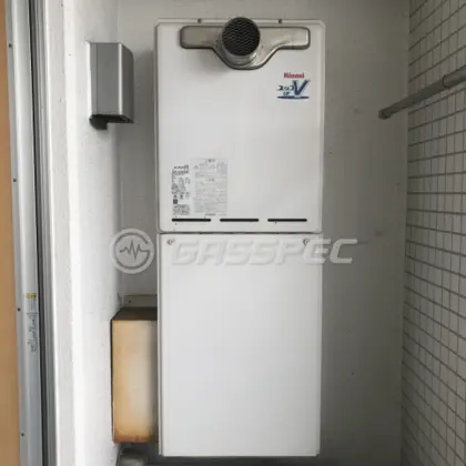 施工前の給湯器（RUF-V2005SAT）