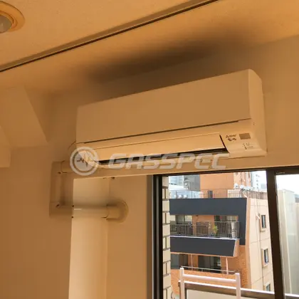 施工後のエアコン（三菱 MSZ-GV2218-W）