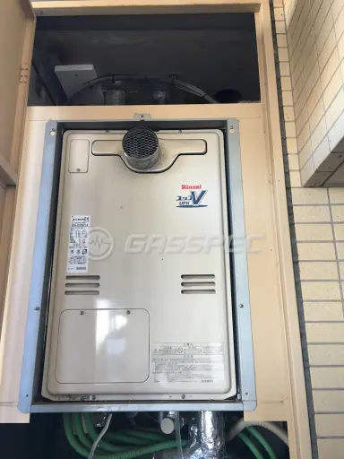 施工前の暖房熱源機（RUFH-V2403AT2-6）