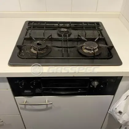 施工前のビルトインガスコンロ（DG3068NR）