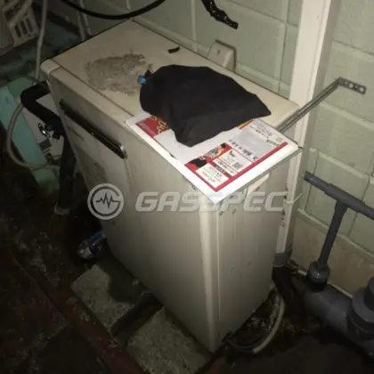 施工前の給湯器（OTX-305SAYV）