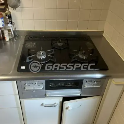 施工前のビルトインガスコンロ（HR-BS3E-G6BSL）