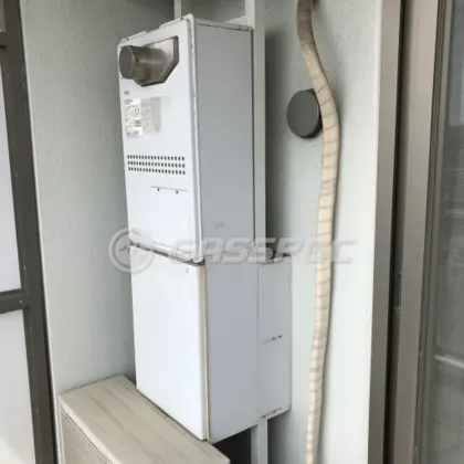 施工前の暖房熱源機（GTH-2433AWXH-T）