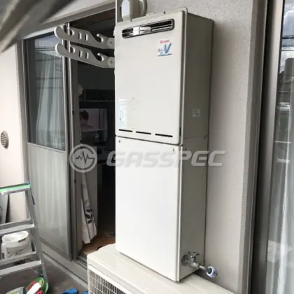施工前の給湯器（RUF-V2005SAW）