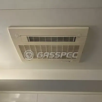 施工前の浴室乾燥機（BS-102HM）