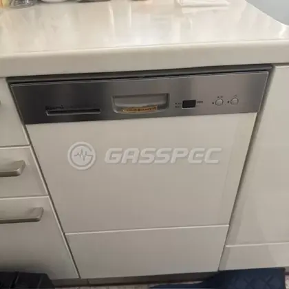 施工前のビルトイン食洗機（RKW-402G-ST）