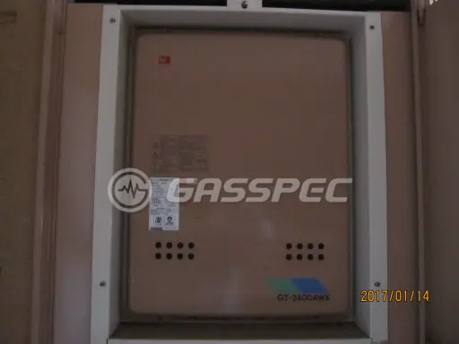交換前の給湯器（ノーリツ GT-2400AWX-TB）