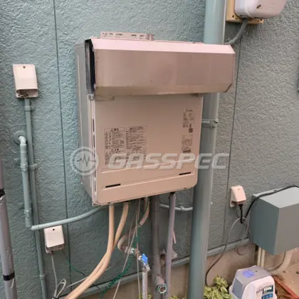 施工前の給湯器（FH-2420AW）