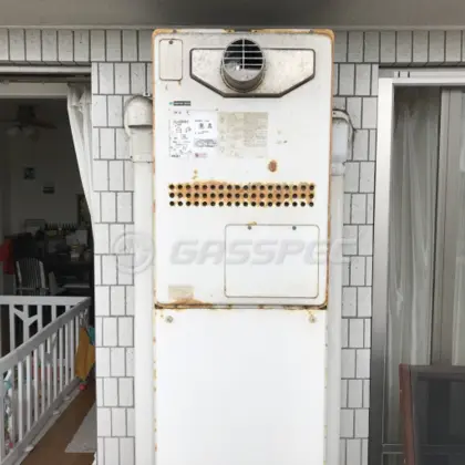 施工前の暖房熱源機（GTH-2413AWXH-T）