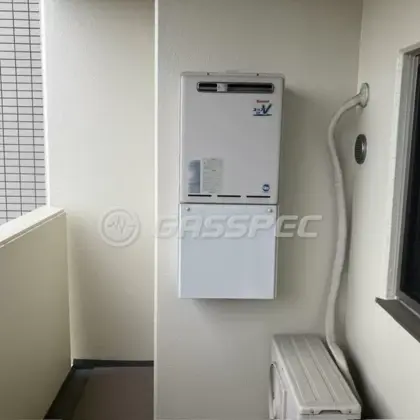 施工前の給湯器（RUF-V2405SAW）