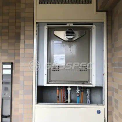 施工前の給湯器
