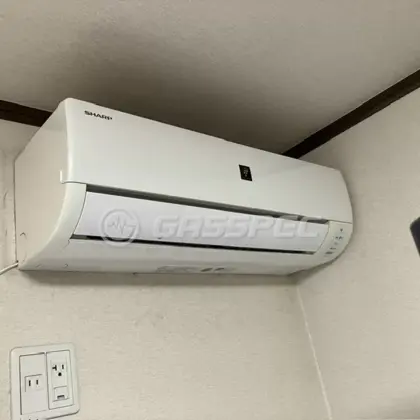 施工前のエアコン（AY-C22DX-W）