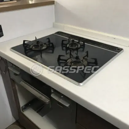 施工前のビルトインガスコンロ（RS31W8A2RX-VR）