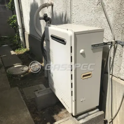 施工前の給湯器（GRQ-2028SAX-1）
