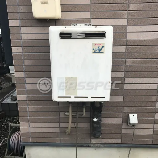 交換前の給湯器（リンナイ RUF-V2001SAW）