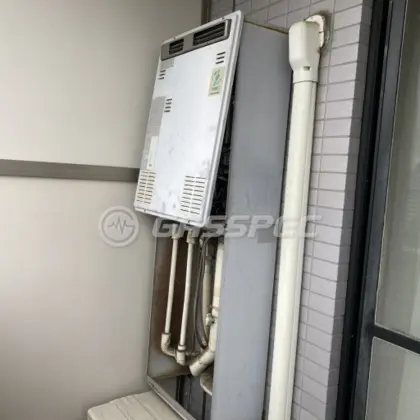 施工前の給湯器（OURB-2000DA）