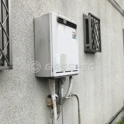 施工前の給湯器（RUF-V2405SAW）