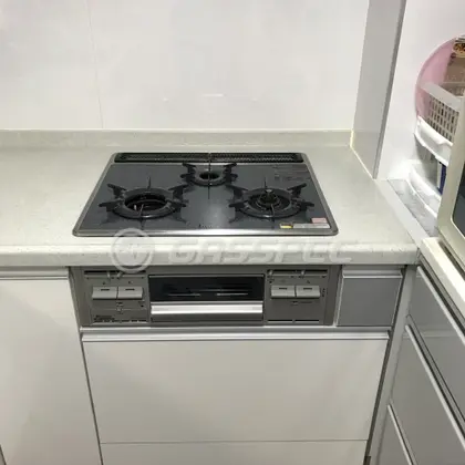 施工前のビルトインガスコンロ（RBG-N31J8GSM-L）