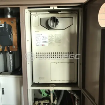 施工前の暖房熱源機（GTH-2413AWXH-T）