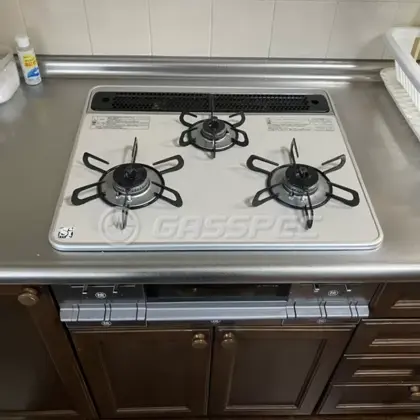 施工前のビルトインガスコンロ（JT-611WV-60CB）