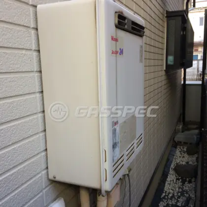 施工前の給湯器（RUF-2408SAW）