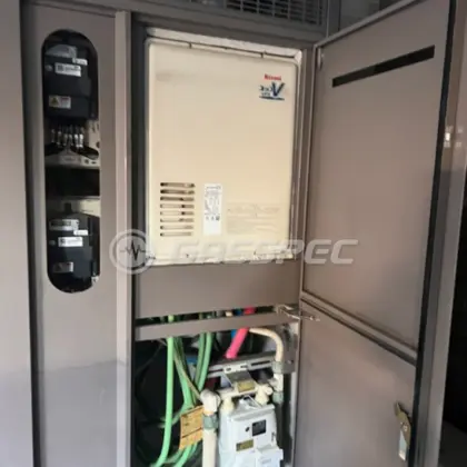 施工前の暖房熱源機（RUFH-VD2400AU2-3）