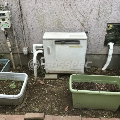 施工前の給湯器（RUF-V2400SAG）
