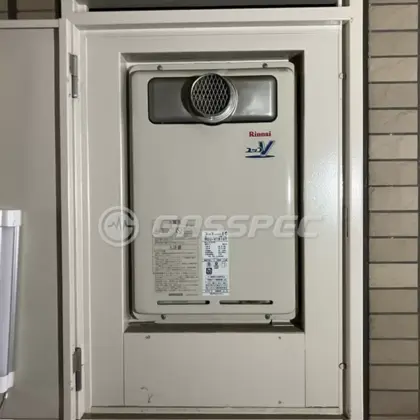 施工前の給湯器（RUJ-V1610T）