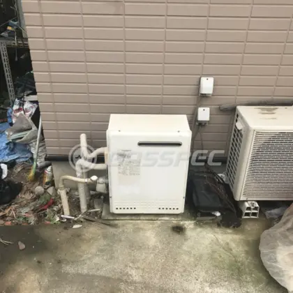 施工前の給湯器