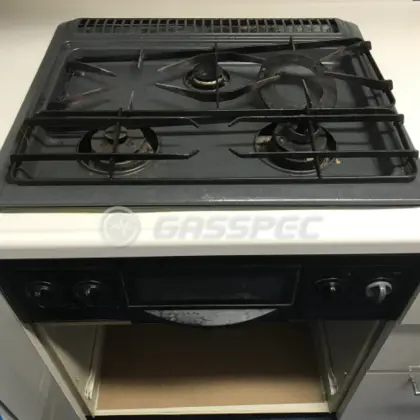 施工前のビルトインガスコンロ（GCU62-3KBN）