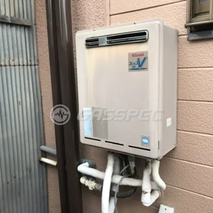 施工前の給湯器（RUF-V2405SAW）