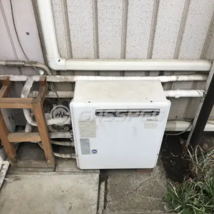 施工前の給湯器（RUF-V2401SAG）