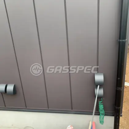 施工前の給湯器