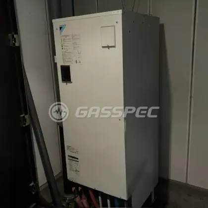 施工前のエコキュート（TU37GFV）