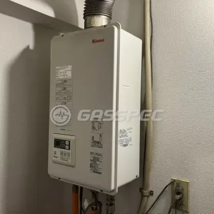 施工前の給湯器（RUX-V1615SFFUA-E）