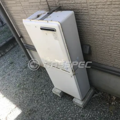 施工前の暖房熱源機（RH-100WN2-6）