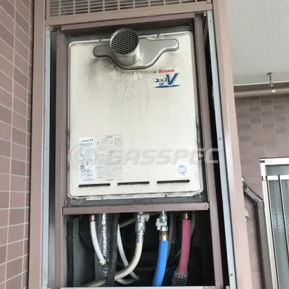 施工前の給湯器（RUF-A2400SAT）