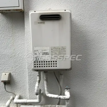 施工前の給湯器