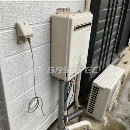 施工前の給湯器（RUX-A2400W-E）
