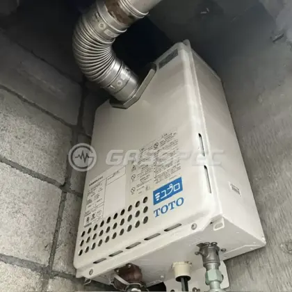 施工前の給湯器（RGH16KF50-M）
