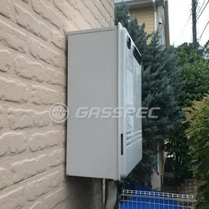 施工前の給湯器
