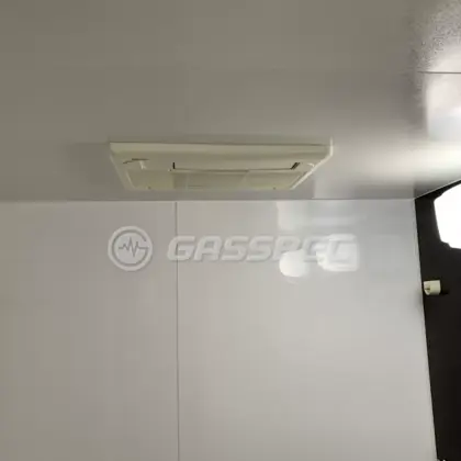 施工前の浴室乾燥機（BDV-3300UKNSC-J3-BL）