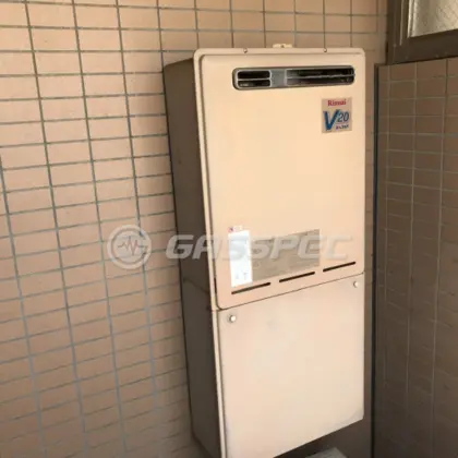 施工前の給湯器（RUF-V2000SAW-1）