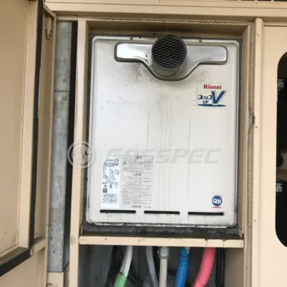施工前の給湯器（RUF-V2405SAT）